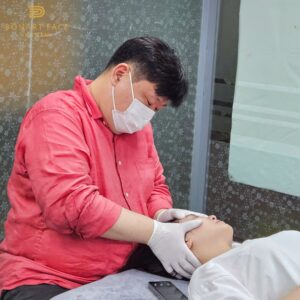 quy-trinh-nan-chinh-khuon-mat-bang-tay-bonartface